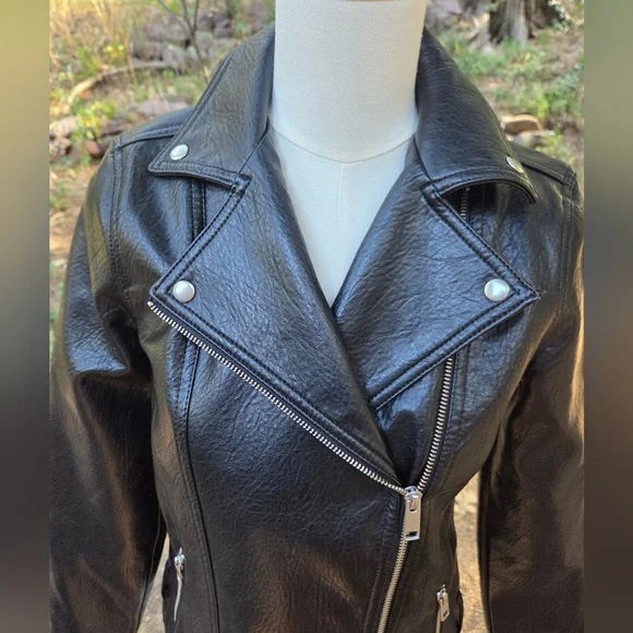 Old Navy Black Fuax Leather Biker Jacket - Picture 4 of 6